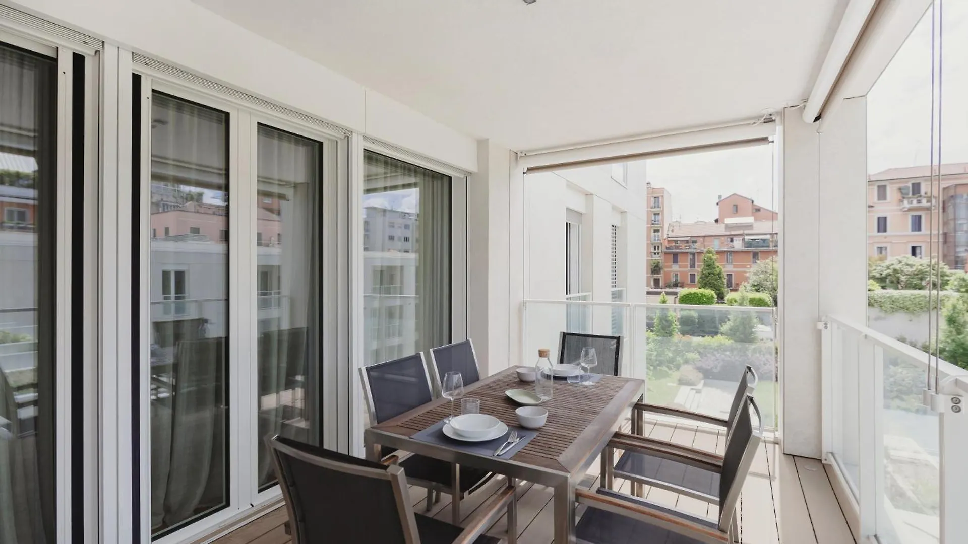 Gohost - Terrace Apartment Walking Distance From Central Station ミラノ 0*,